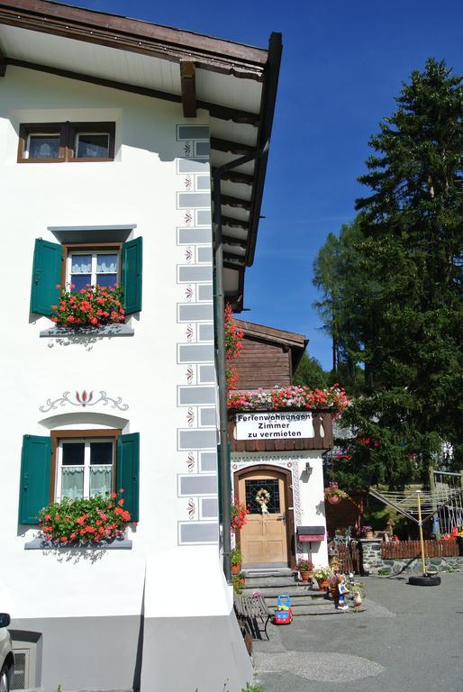 Pension Hof Zur Stilli Lägenhet Davos Exteriör bild